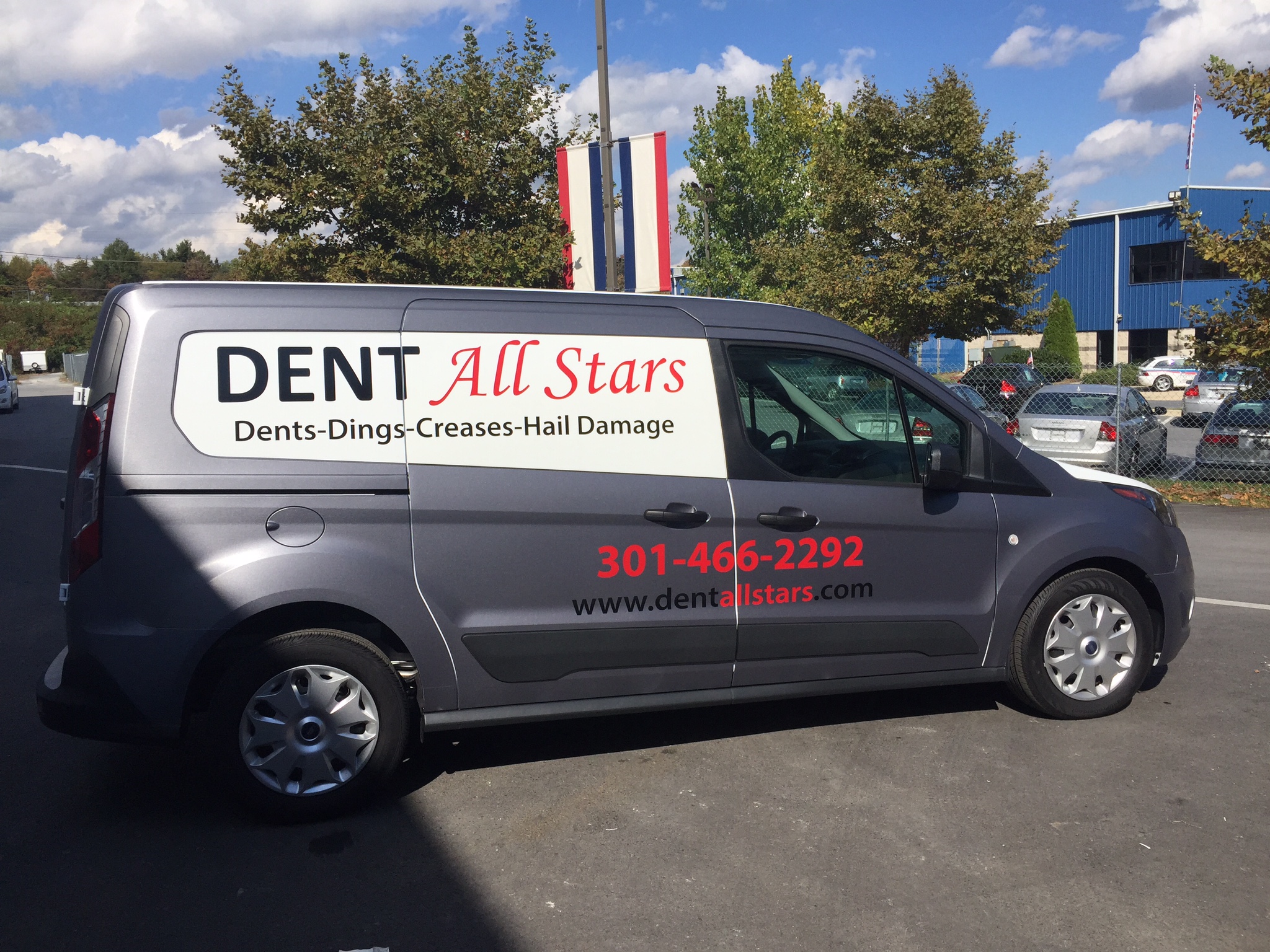 3 Helpful Tips For Choosing Your Fleet’s Vehicle Graphics